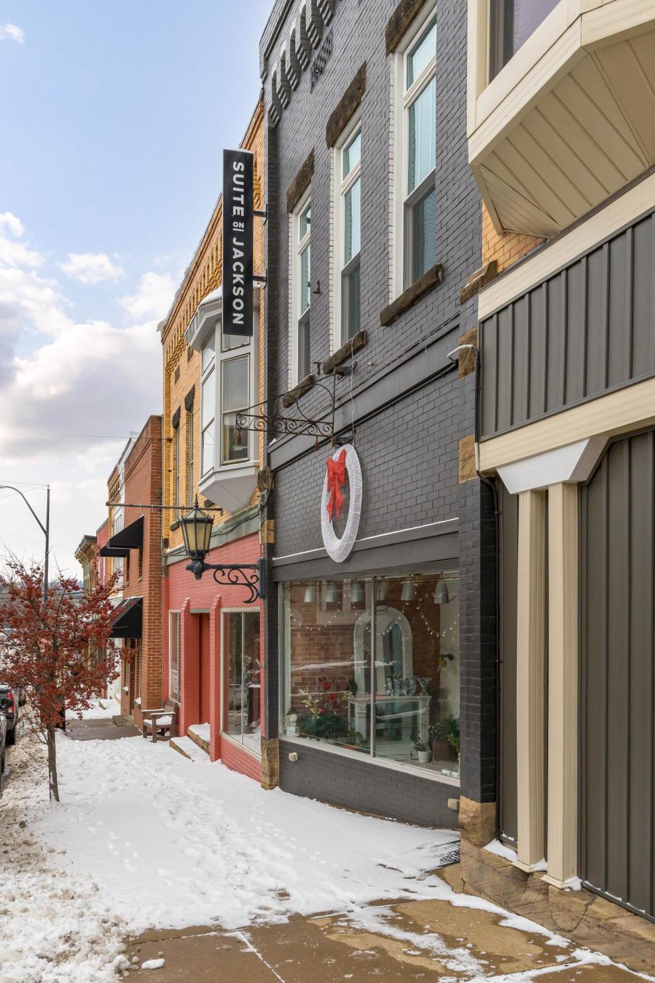 Spacious Luxury Apt In Historic Downtown - Oh Amish Country Millersburg Exterior photo